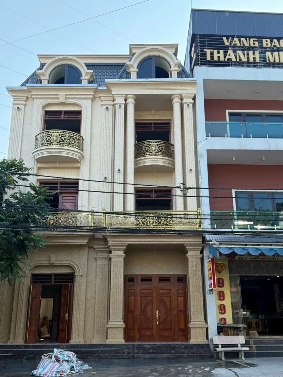 Sơn đá hoa cương mặt tiền biệt thự phố tông kem